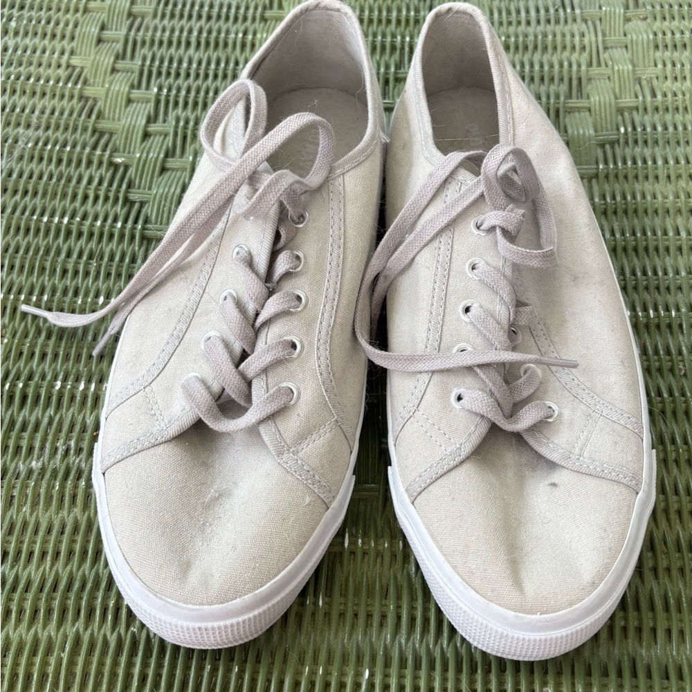 Old Navy Cream Canvas Sneakers